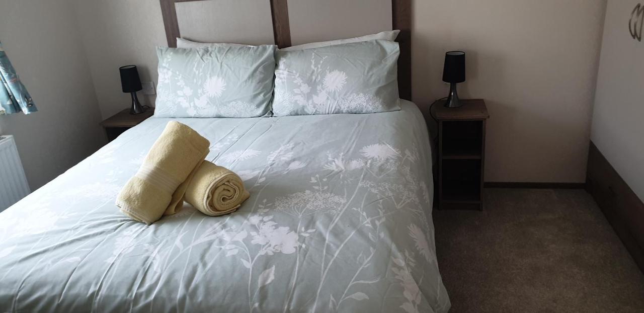 Lakeside Cotswold Holiday Home Cirencester Luaran gambar