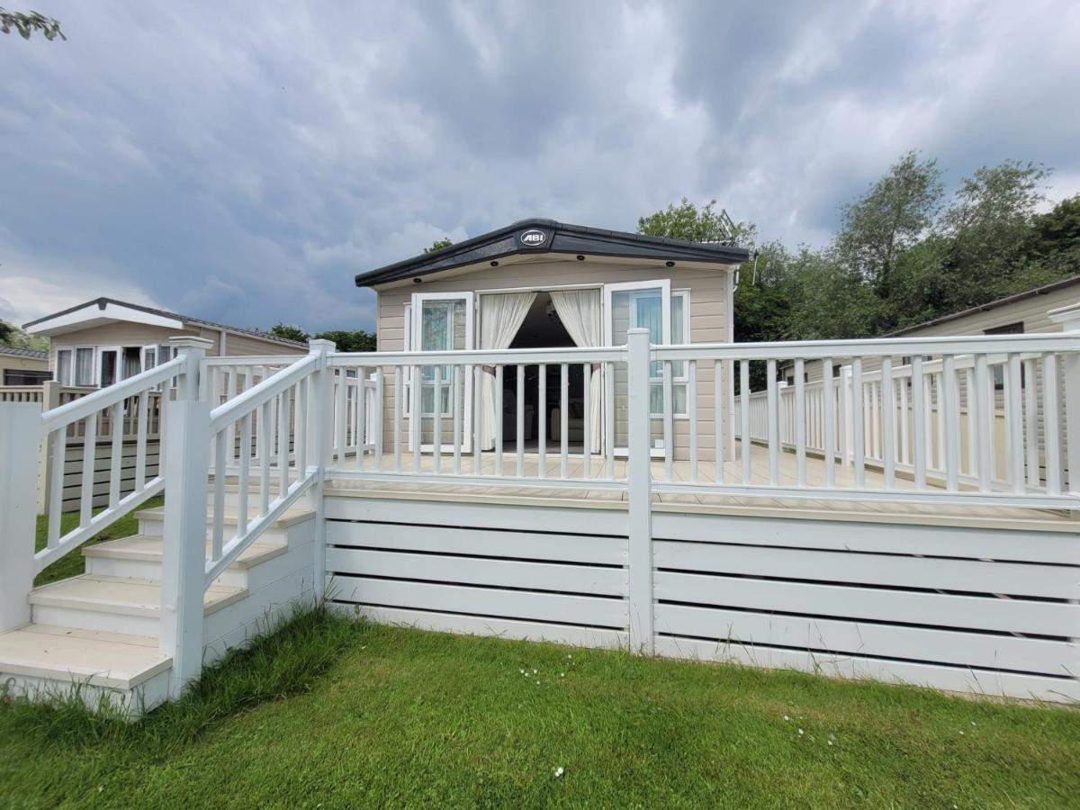 Lakeside Cotswold Holiday Home Cirencester Luaran gambar