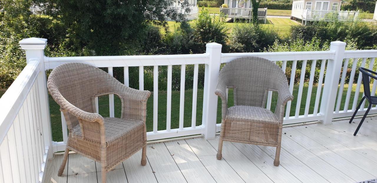 Lakeside Cotswold Holiday Home Cirencester Luaran gambar