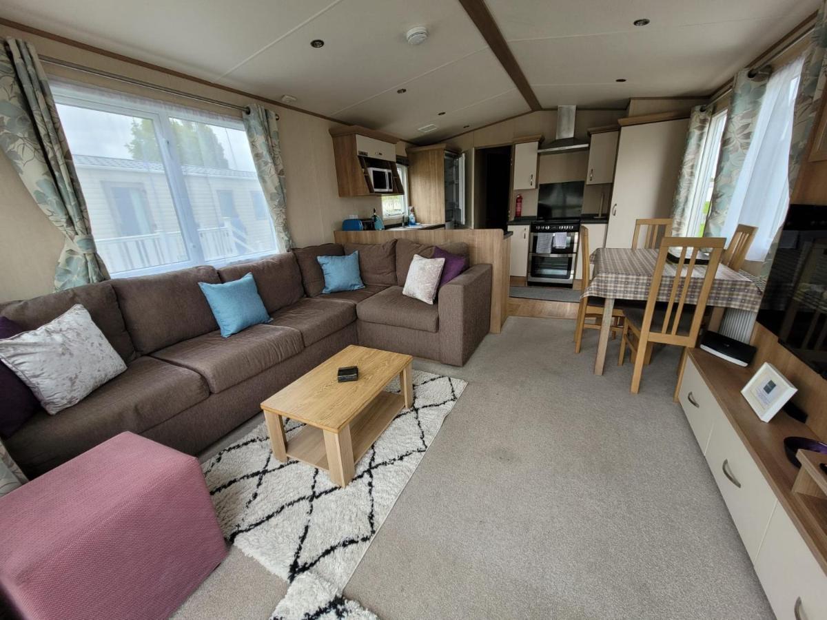 Lakeside Cotswold Holiday Home Cirencester Luaran gambar