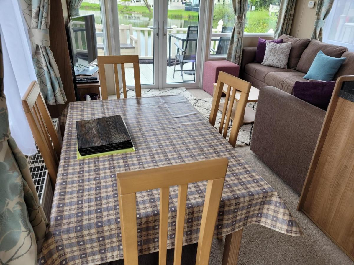 Lakeside Cotswold Holiday Home Cirencester Luaran gambar