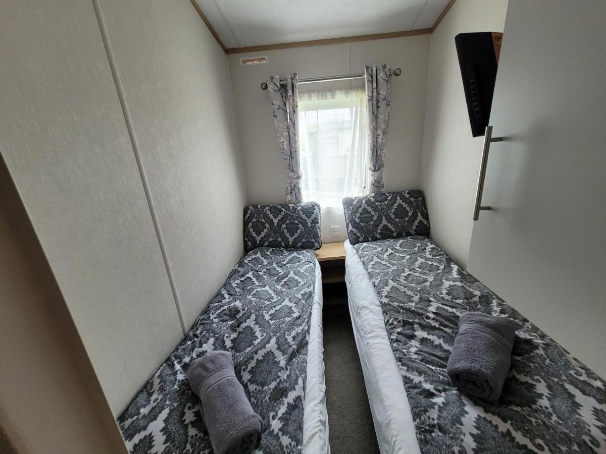Lakeside Cotswold Holiday Home Cirencester Luaran gambar