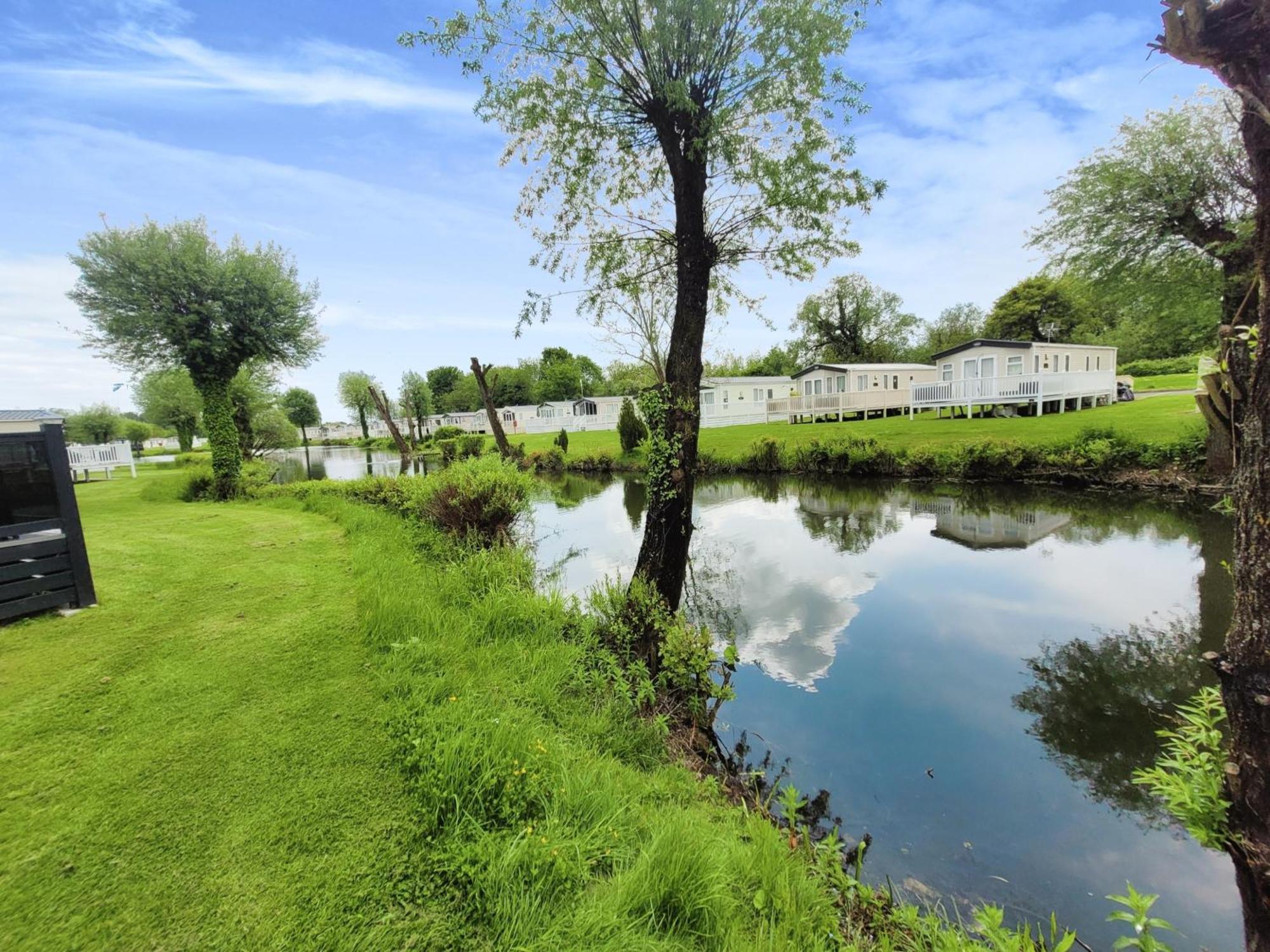 Lakeside Cotswold Holiday Home Cirencester Luaran gambar