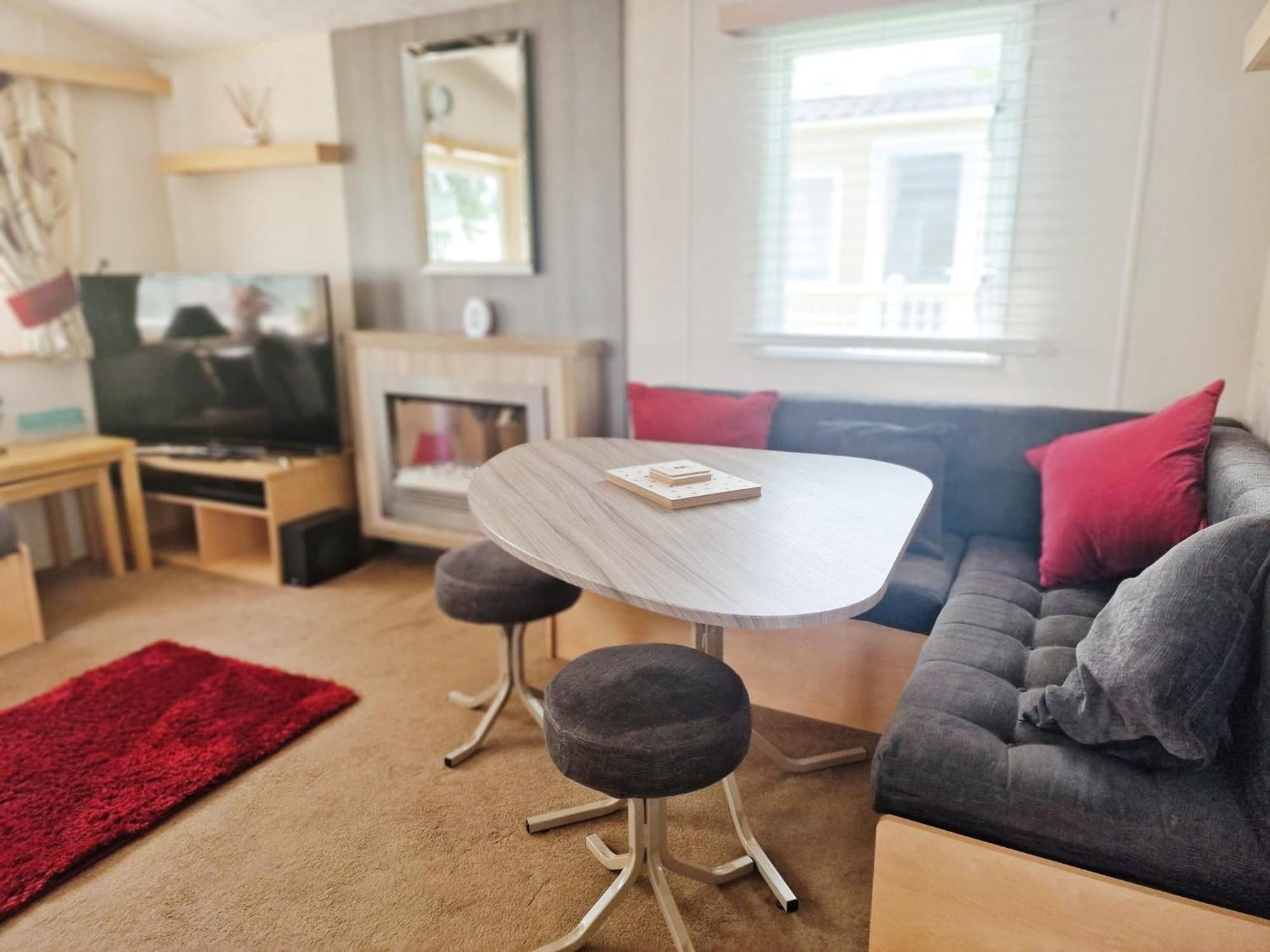Lakeside Cotswold Holiday Home Cirencester Luaran gambar