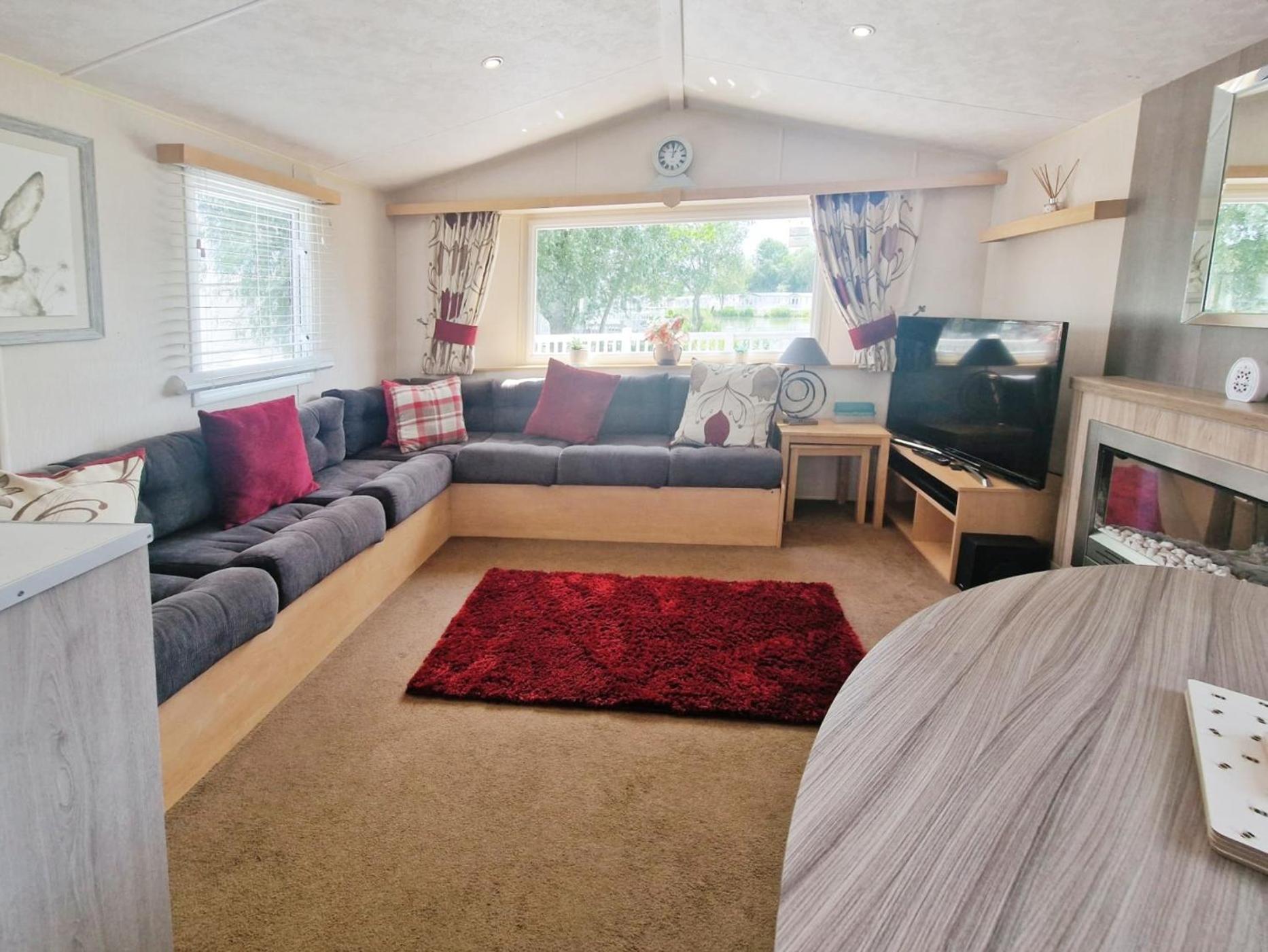 Lakeside Cotswold Holiday Home Cirencester Luaran gambar