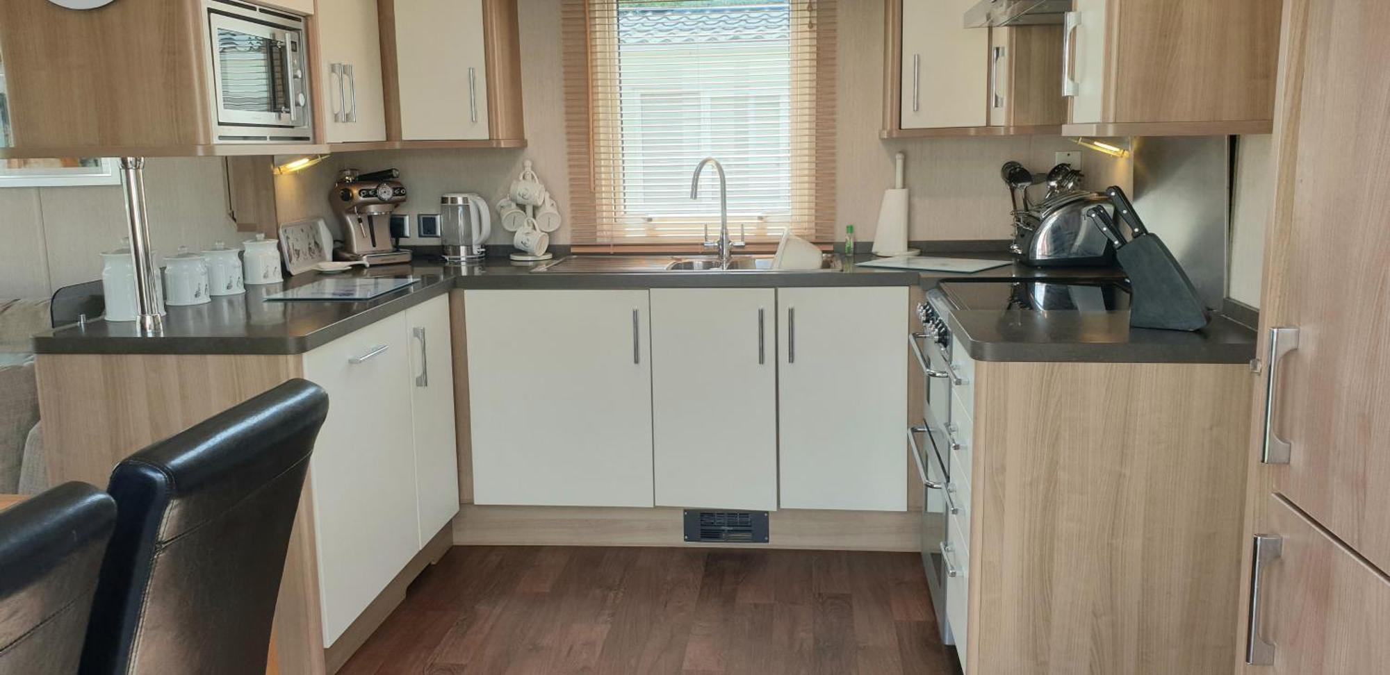Lakeside Cotswold Holiday Home Cirencester Bilik gambar
